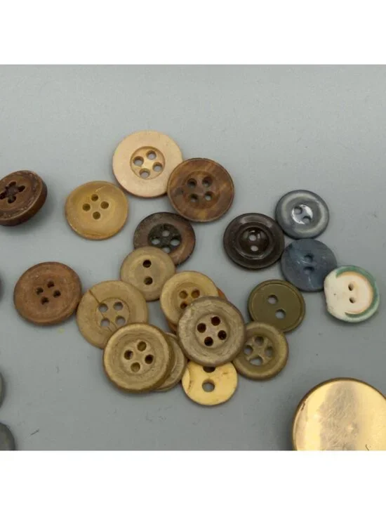 Vintage Glass Jar Assorted Buttons Mother of Pearl Variety Crochet Cover - Picture 6 of 16